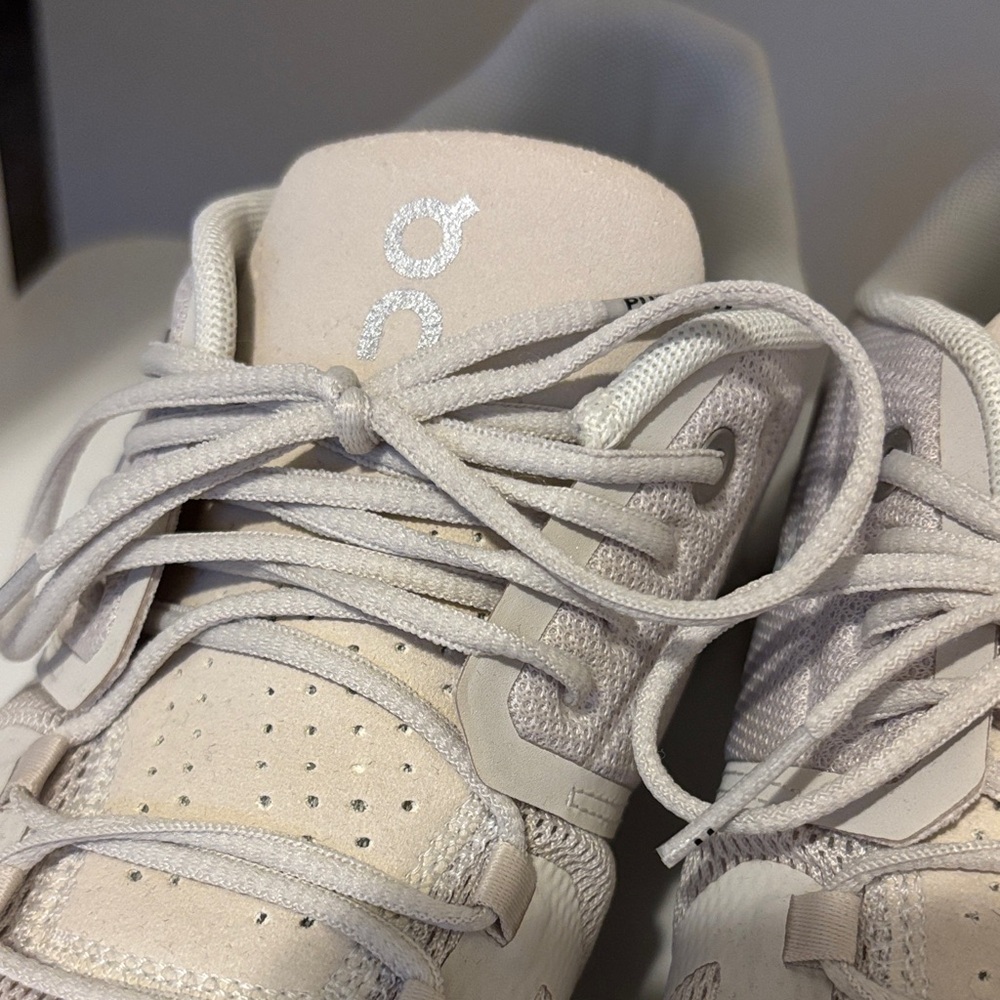 On Running Women's Cream and Gray Sneakers - Picture 9 of 9
